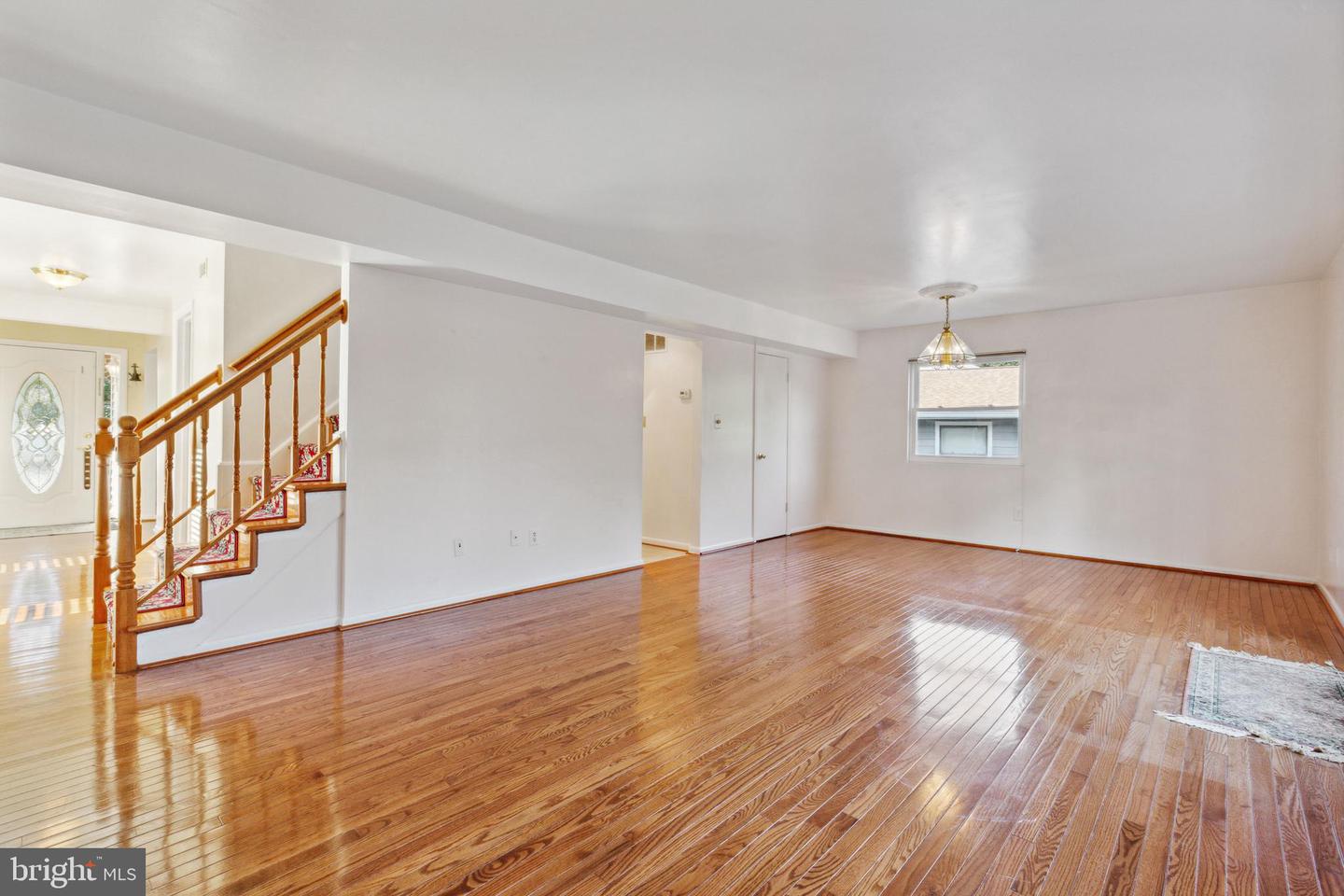 407 Hummer COURT