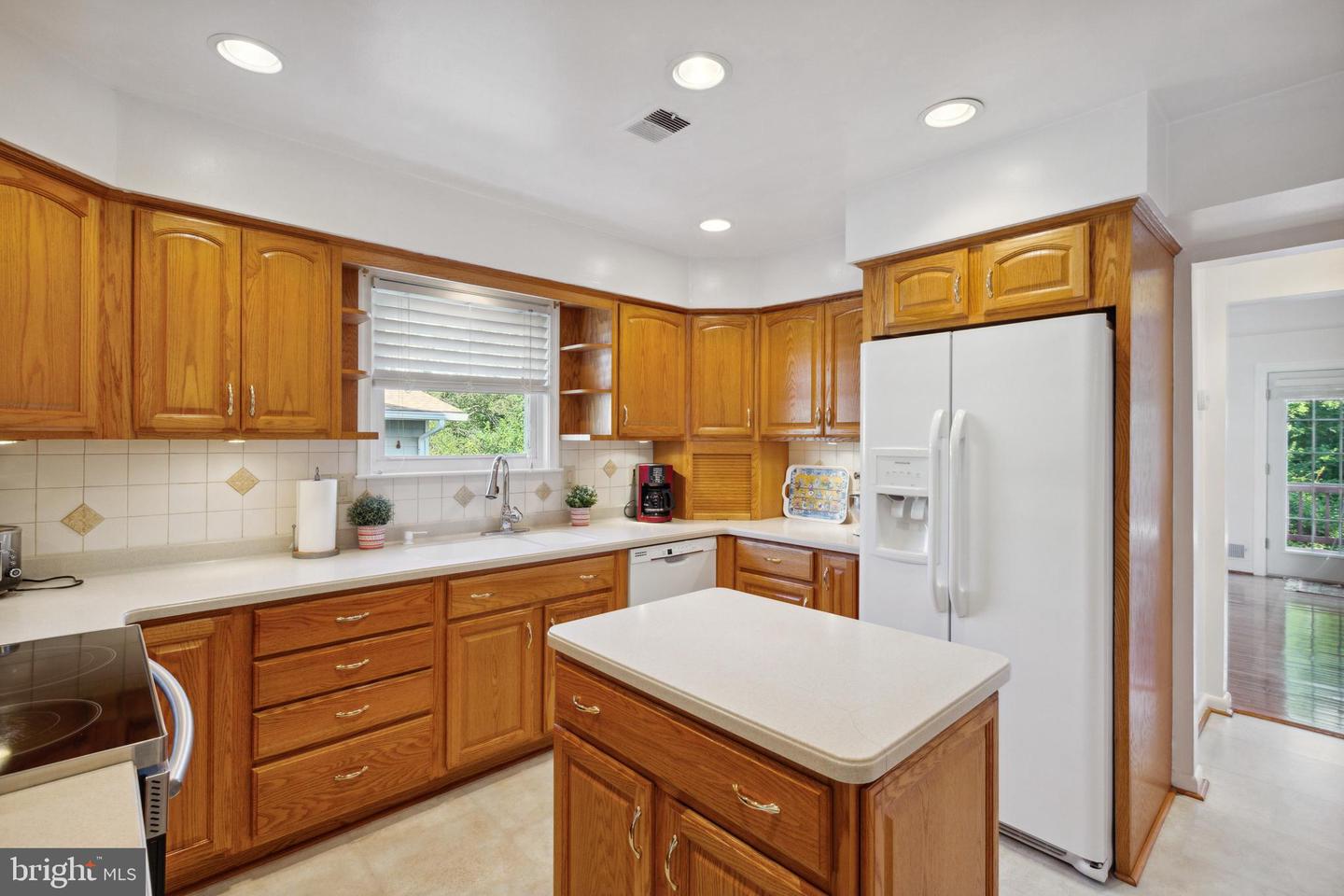 407 Hummer COURT