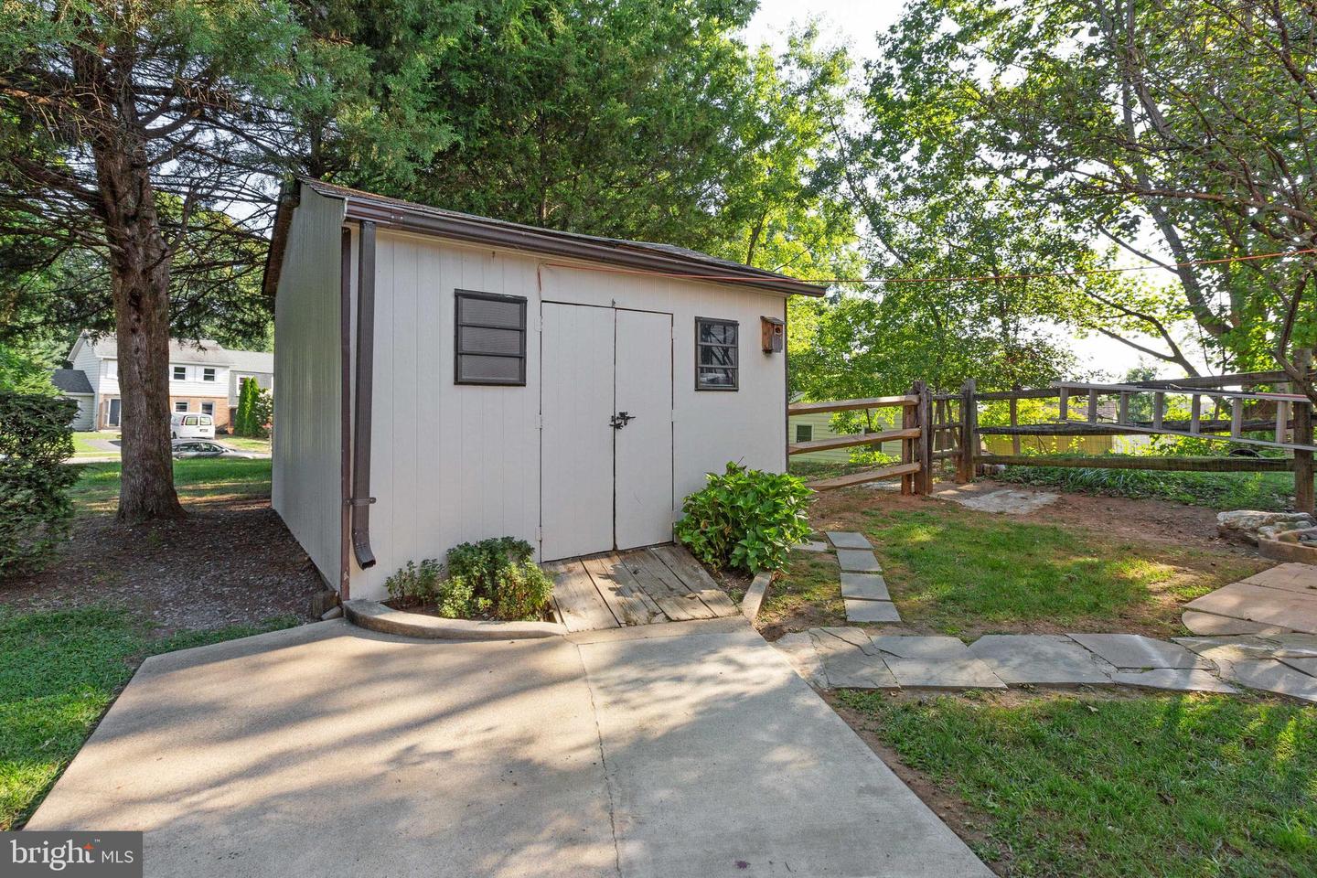 407 Hummer COURT