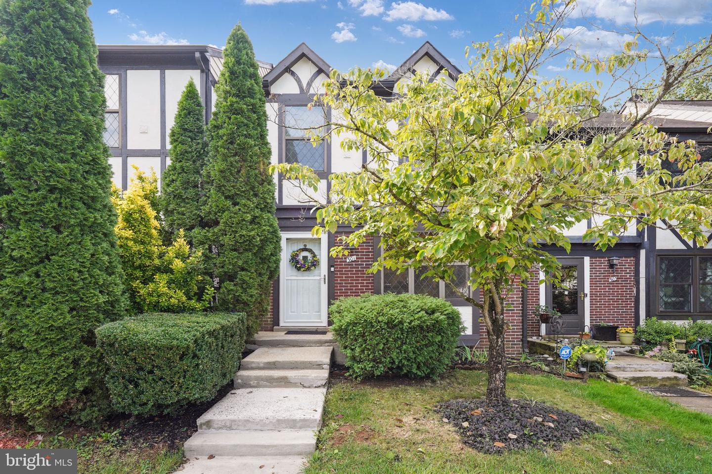 301 Chelmsford COURT
