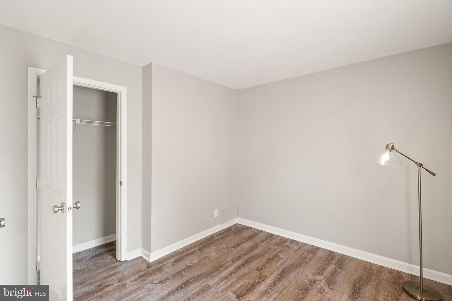 21094 Cornerpost SQUARE