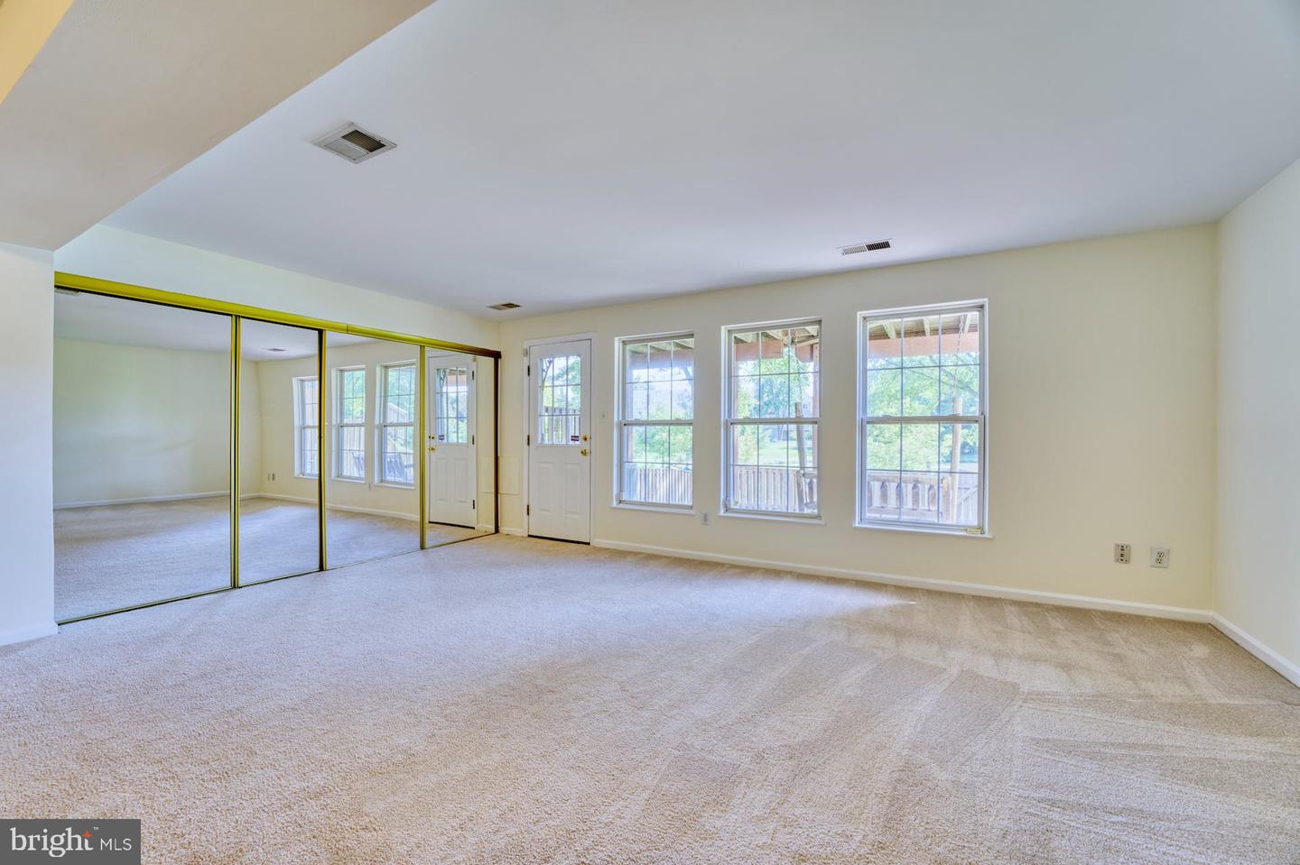 43281 Chokeberry SQUARE