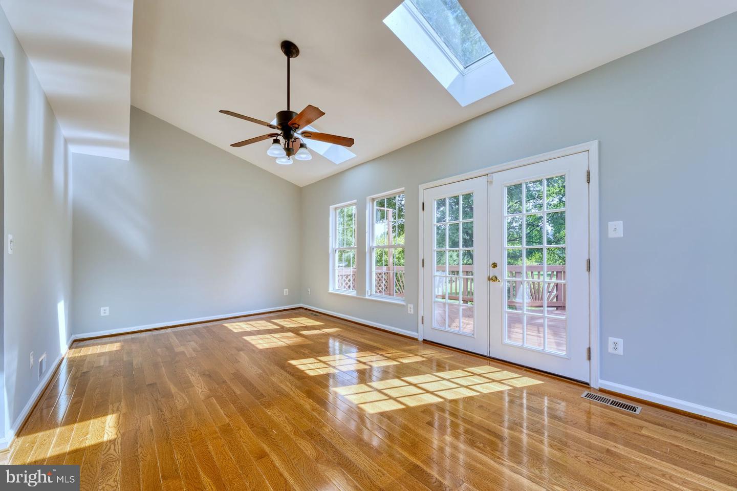 43281 Chokeberry SQUARE