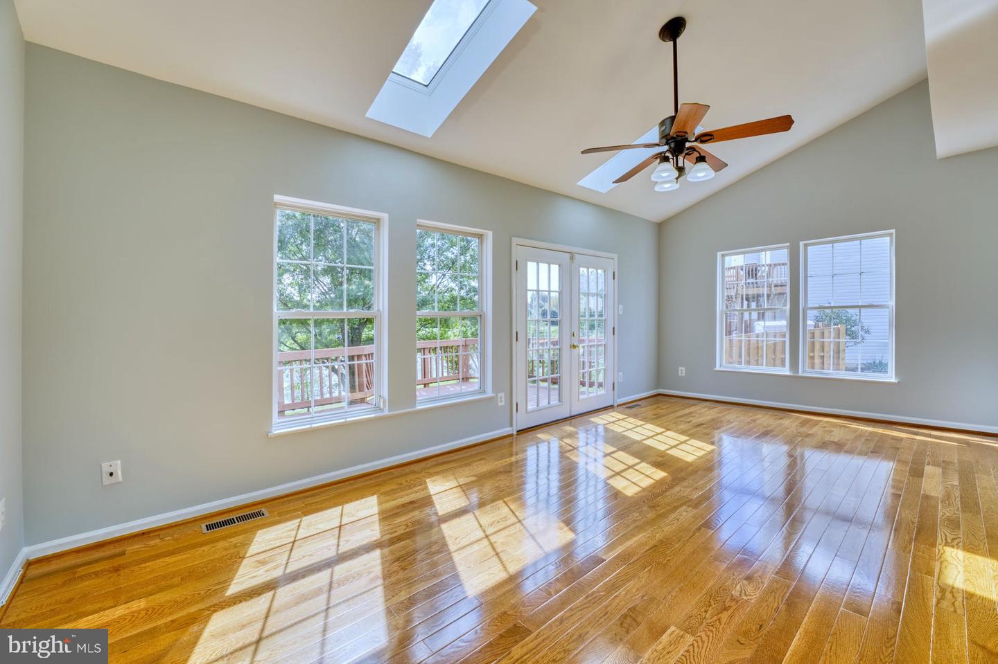 43281 Chokeberry SQUARE