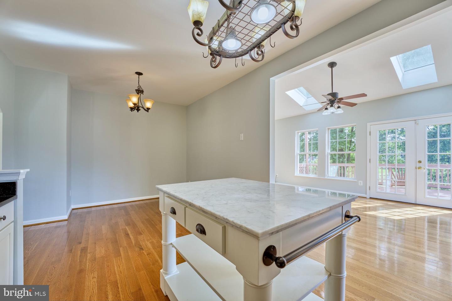 43281 Chokeberry SQUARE