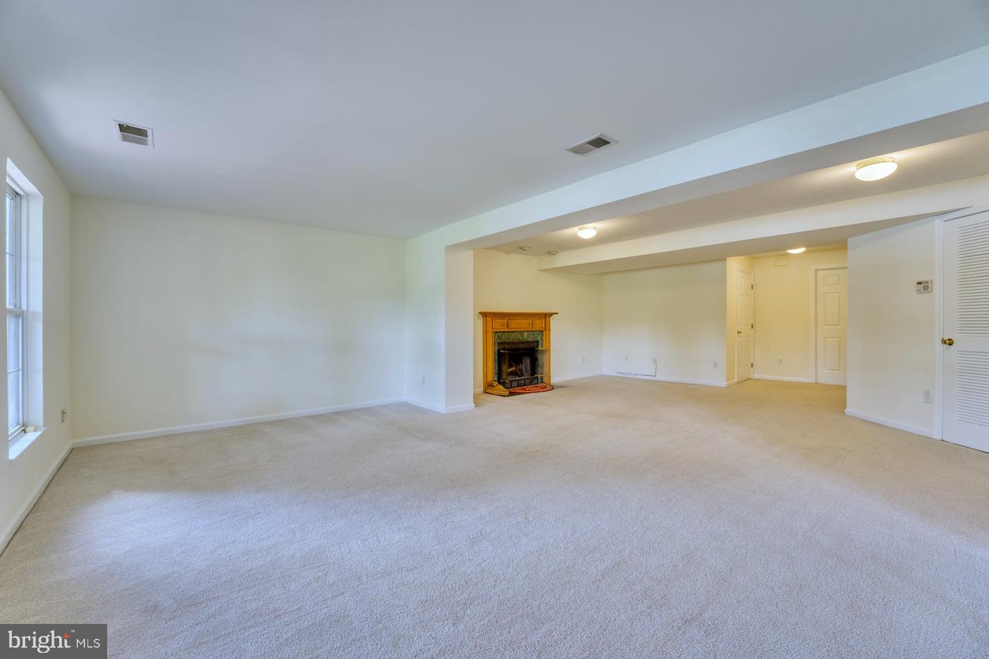 43281 Chokeberry SQUARE