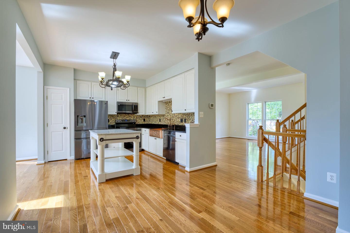 43281 Chokeberry SQUARE