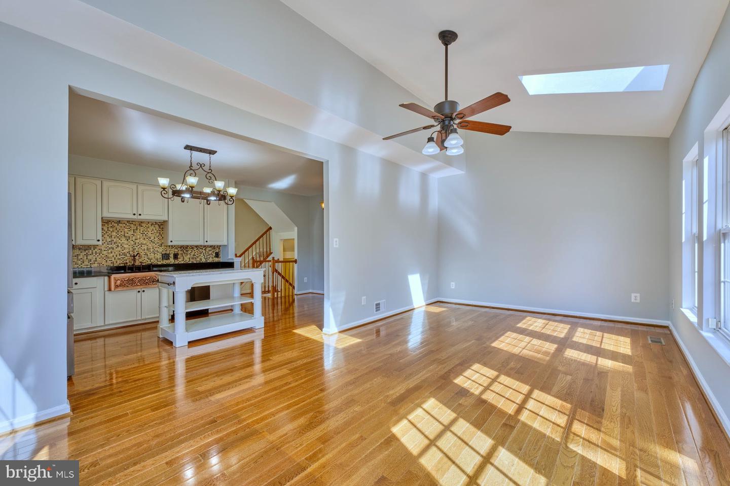 43281 Chokeberry SQUARE