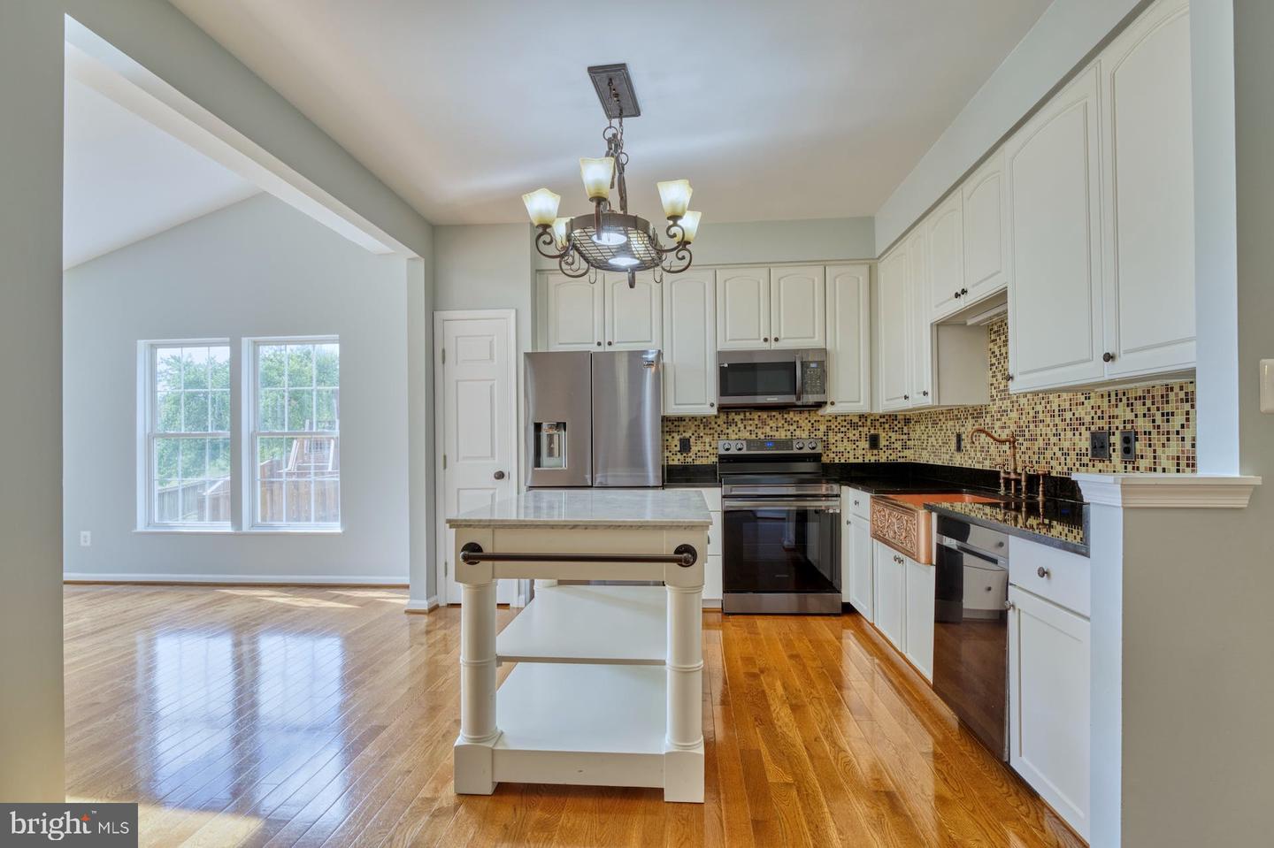 43281 Chokeberry SQUARE