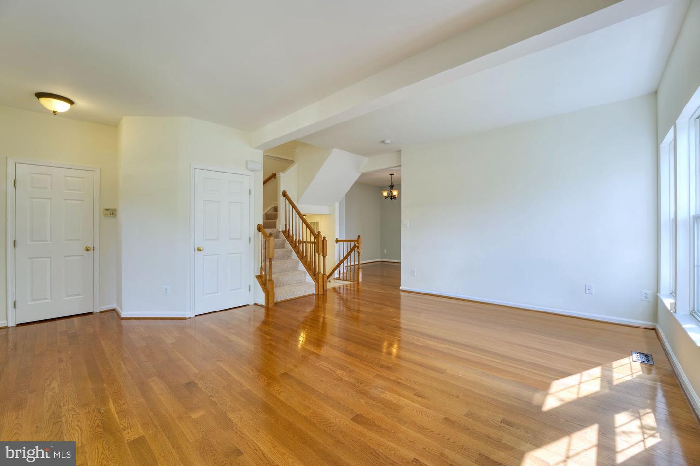43281 Chokeberry SQUARE