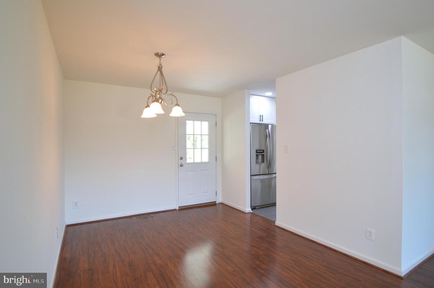 202 N Dogwood COURT