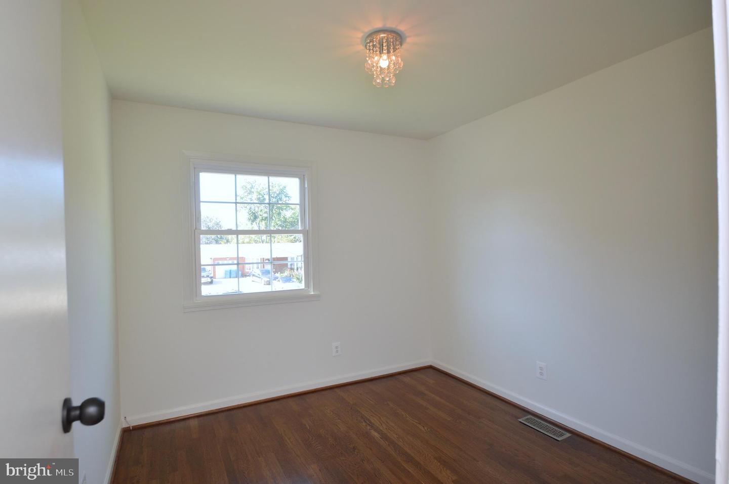 202 N Dogwood COURT