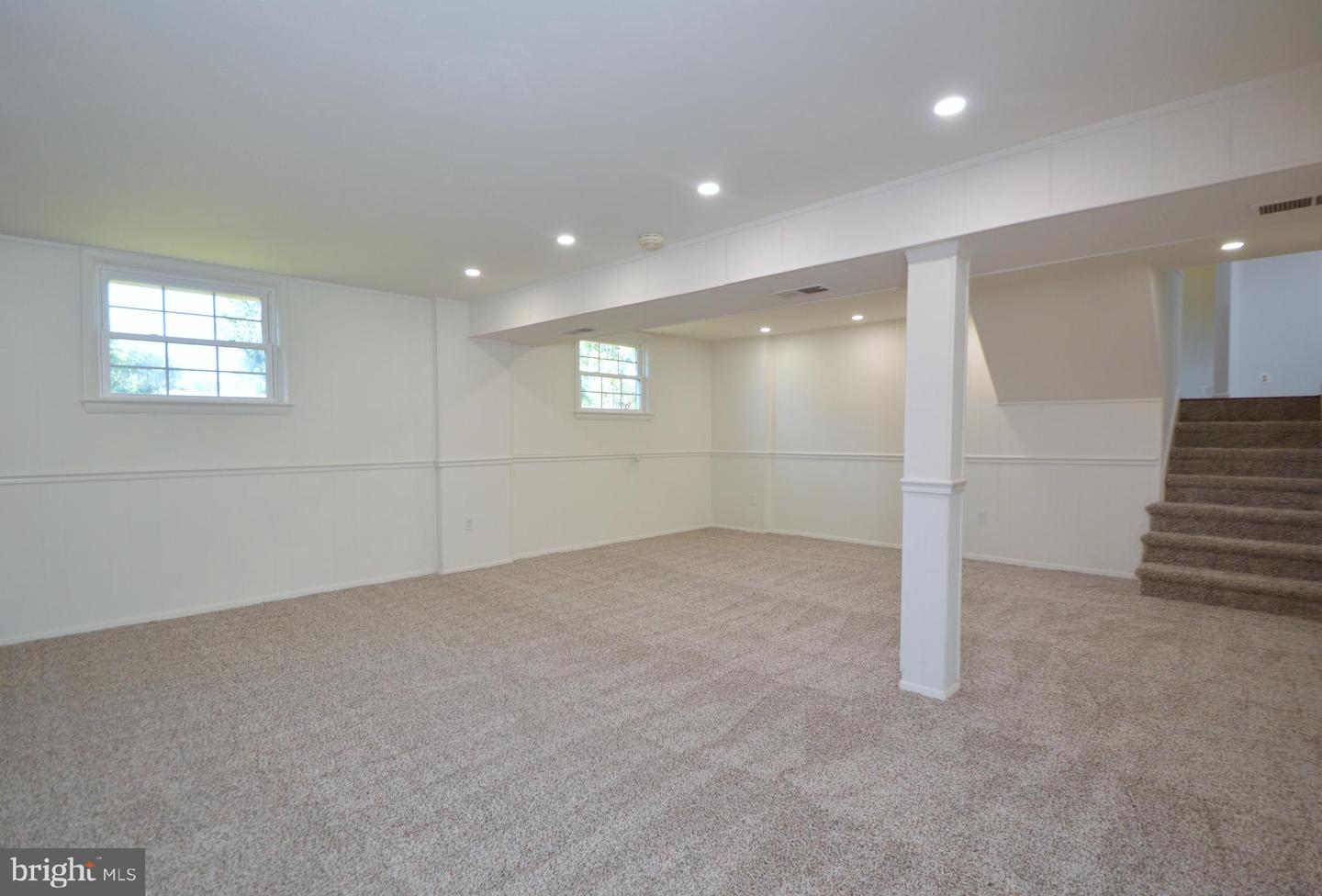 202 N Dogwood COURT