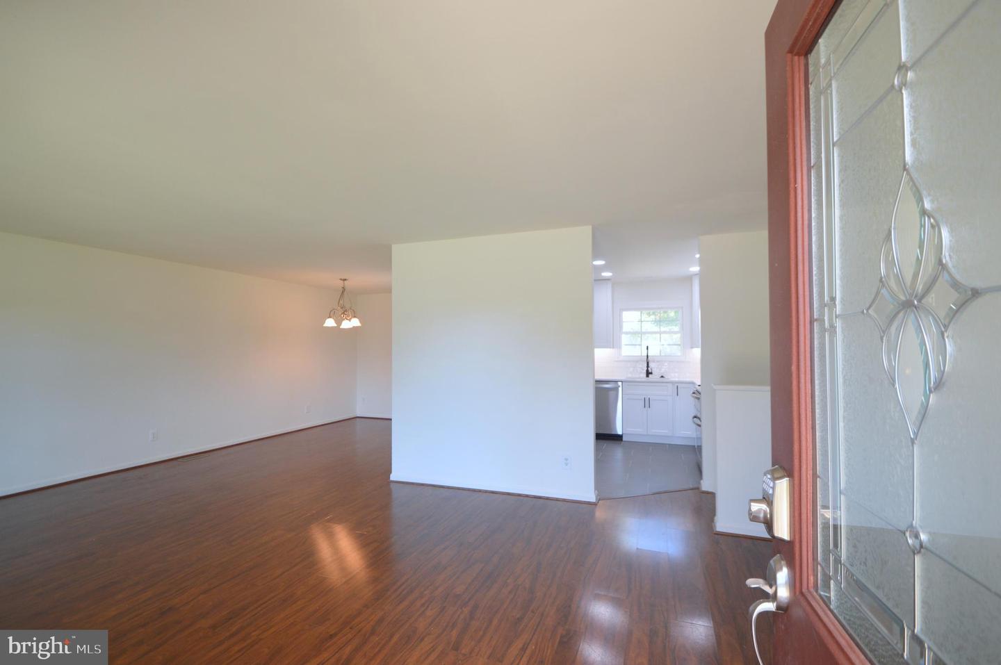 202 N Dogwood COURT