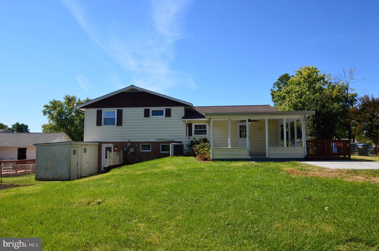 202 N Dogwood COURT