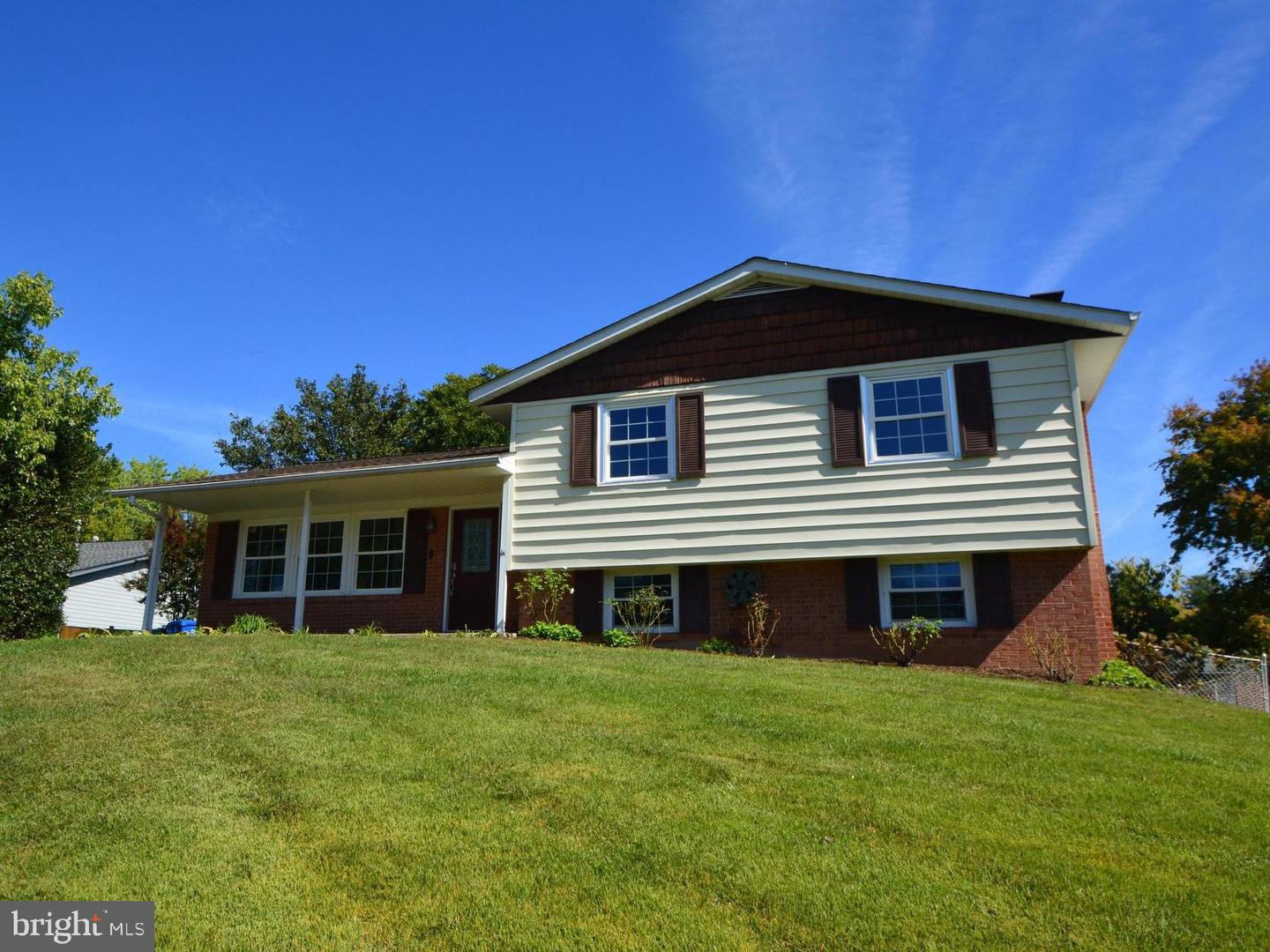 202 N Dogwood COURT