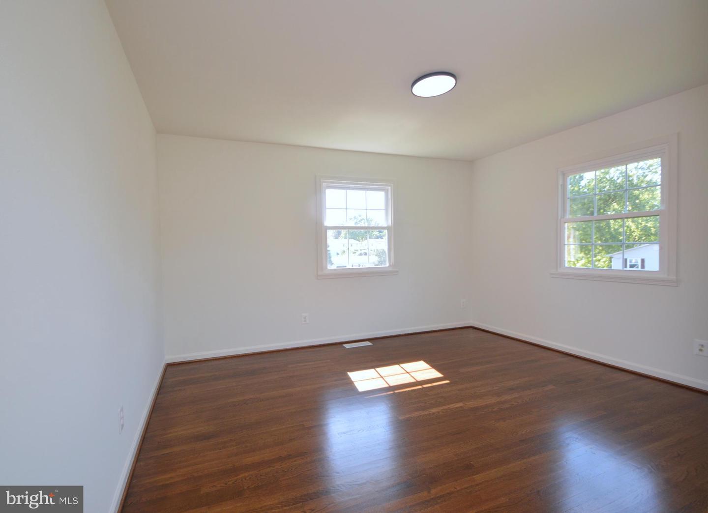 202 N Dogwood COURT