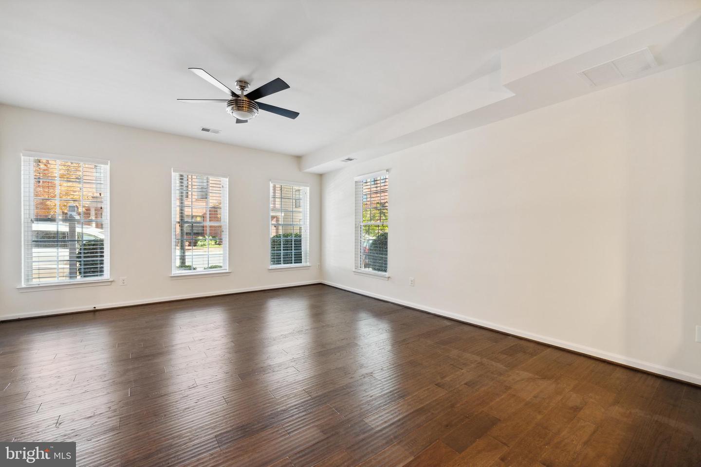 469 Kornblau TERRACE SE