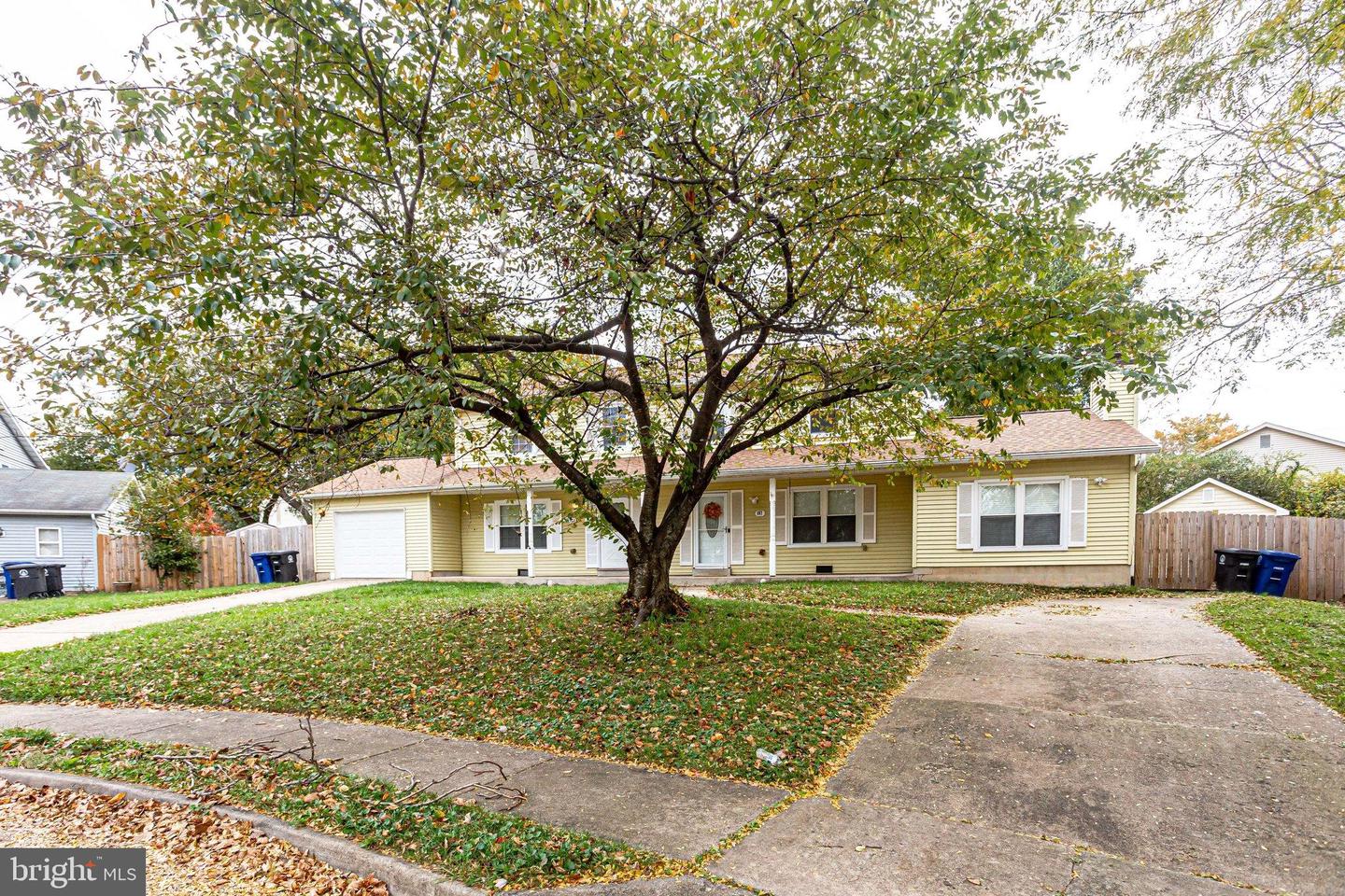 185 Cedar Walk CIRCLE NE