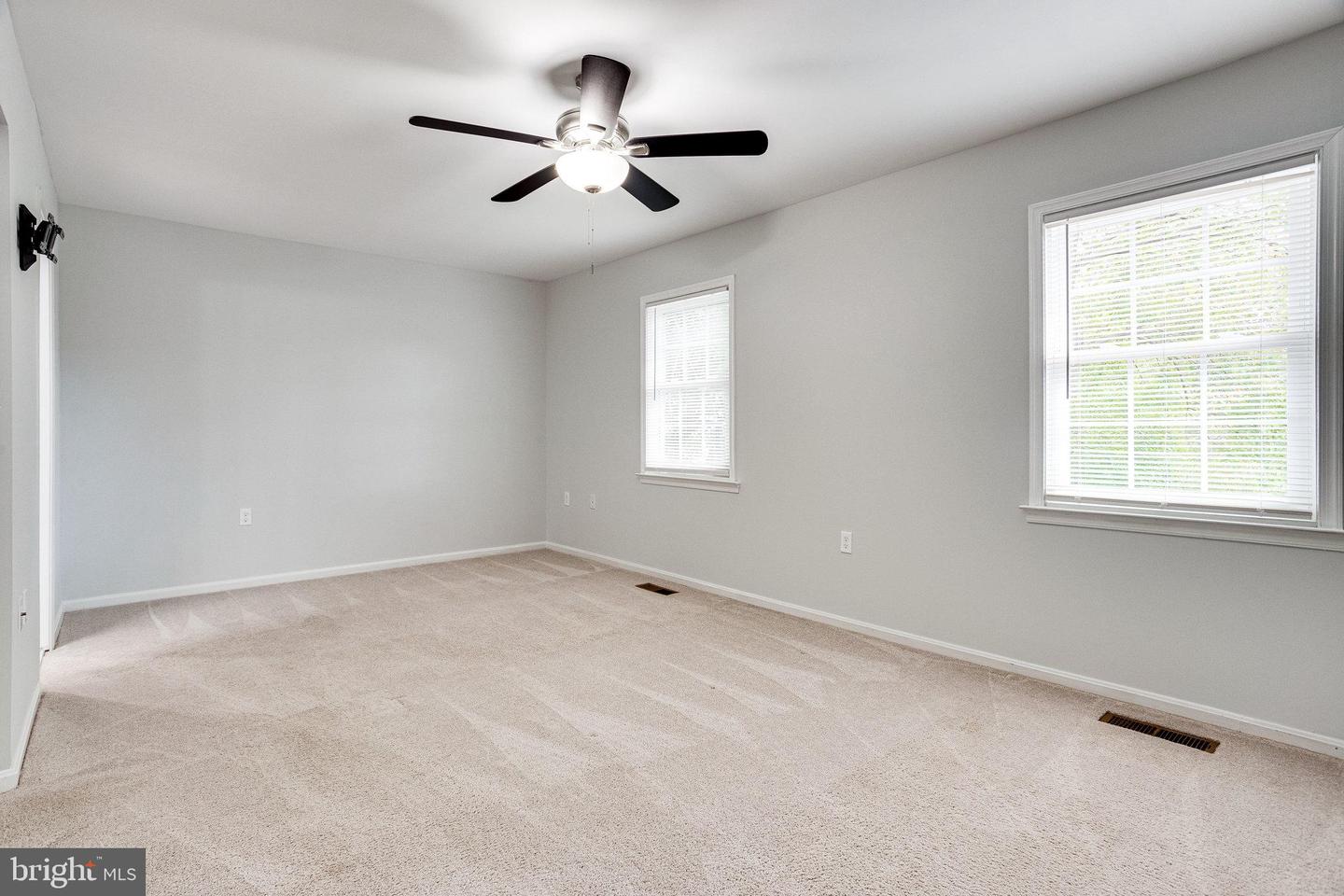 185 Cedar Walk CIRCLE NE