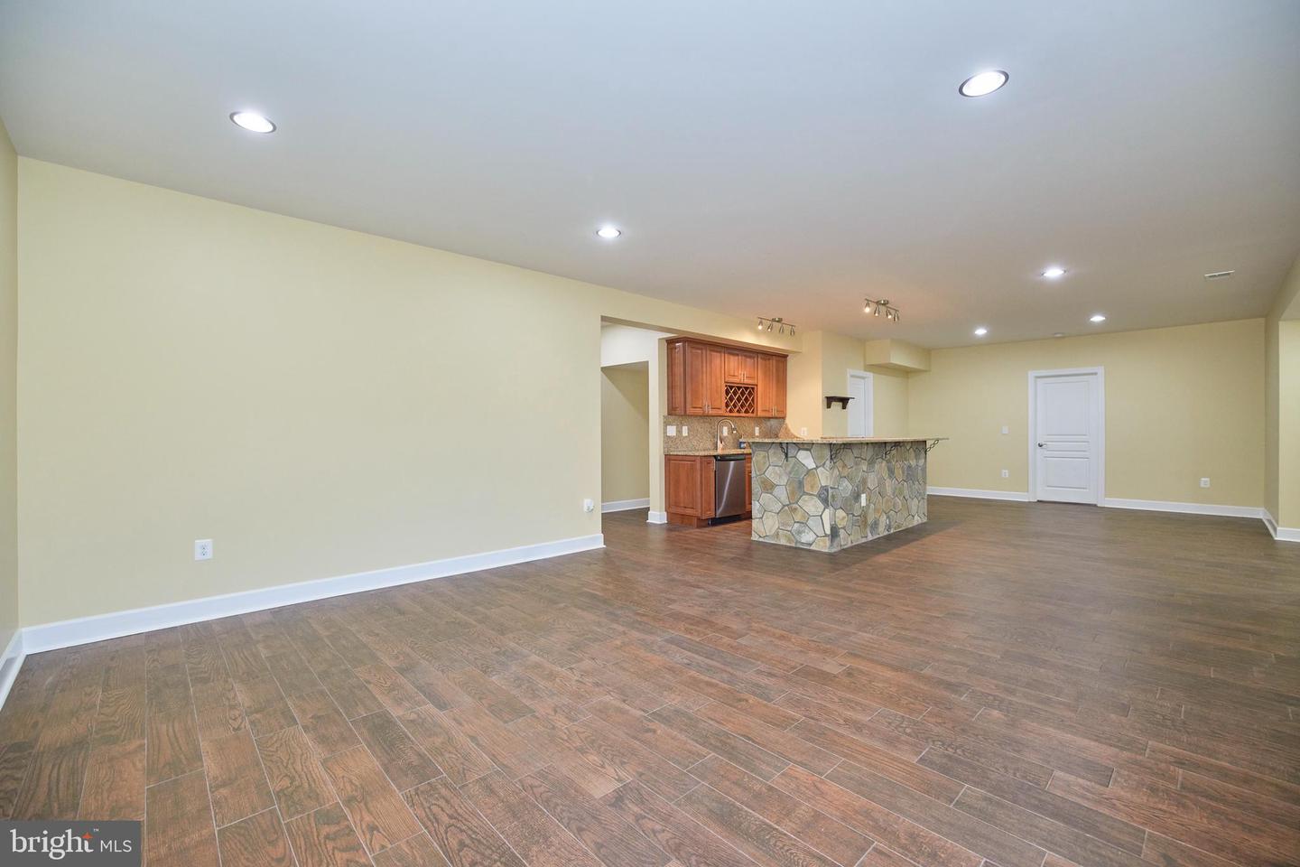 15735 Trongate COURT