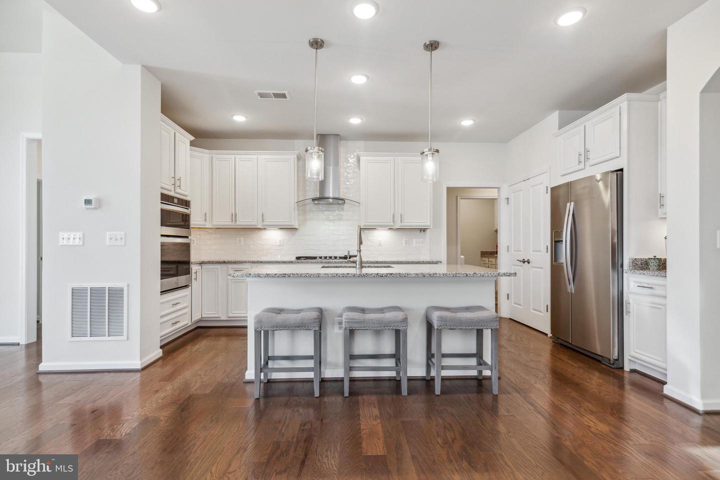 19870 Silvery Blue TERRACE