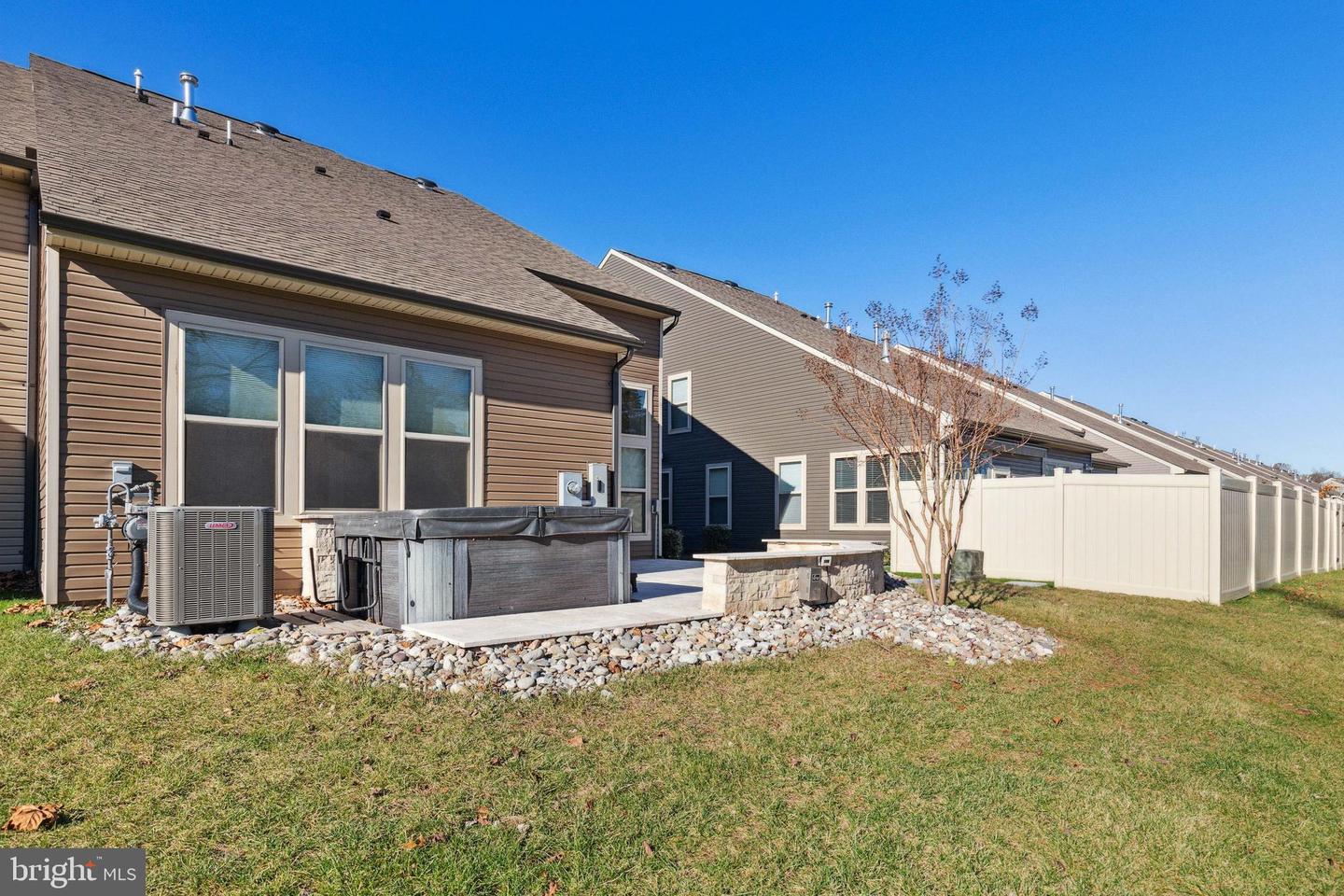 19870 Silvery Blue TERRACE