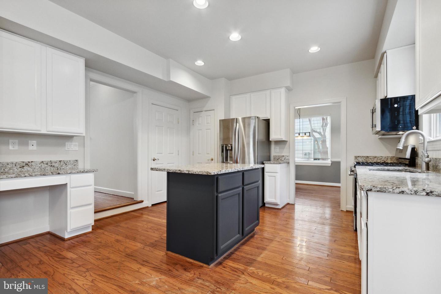 21299 Fultonham CIRCLE