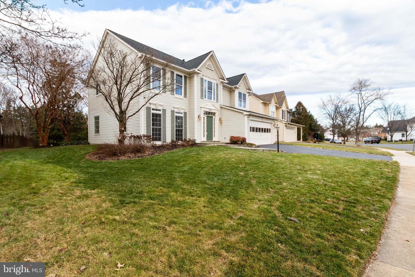 21299 Fultonham CIRCLE