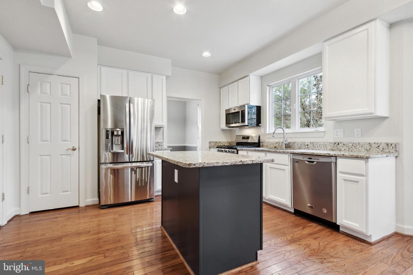 21299 Fultonham CIRCLE