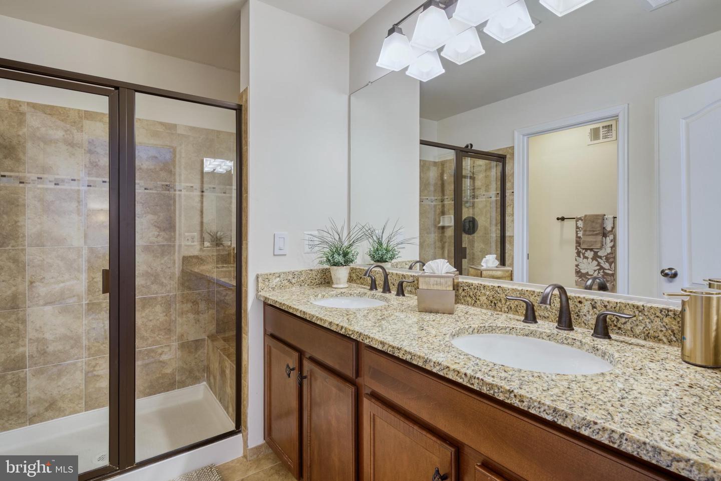 41823 Apatite SQUARE