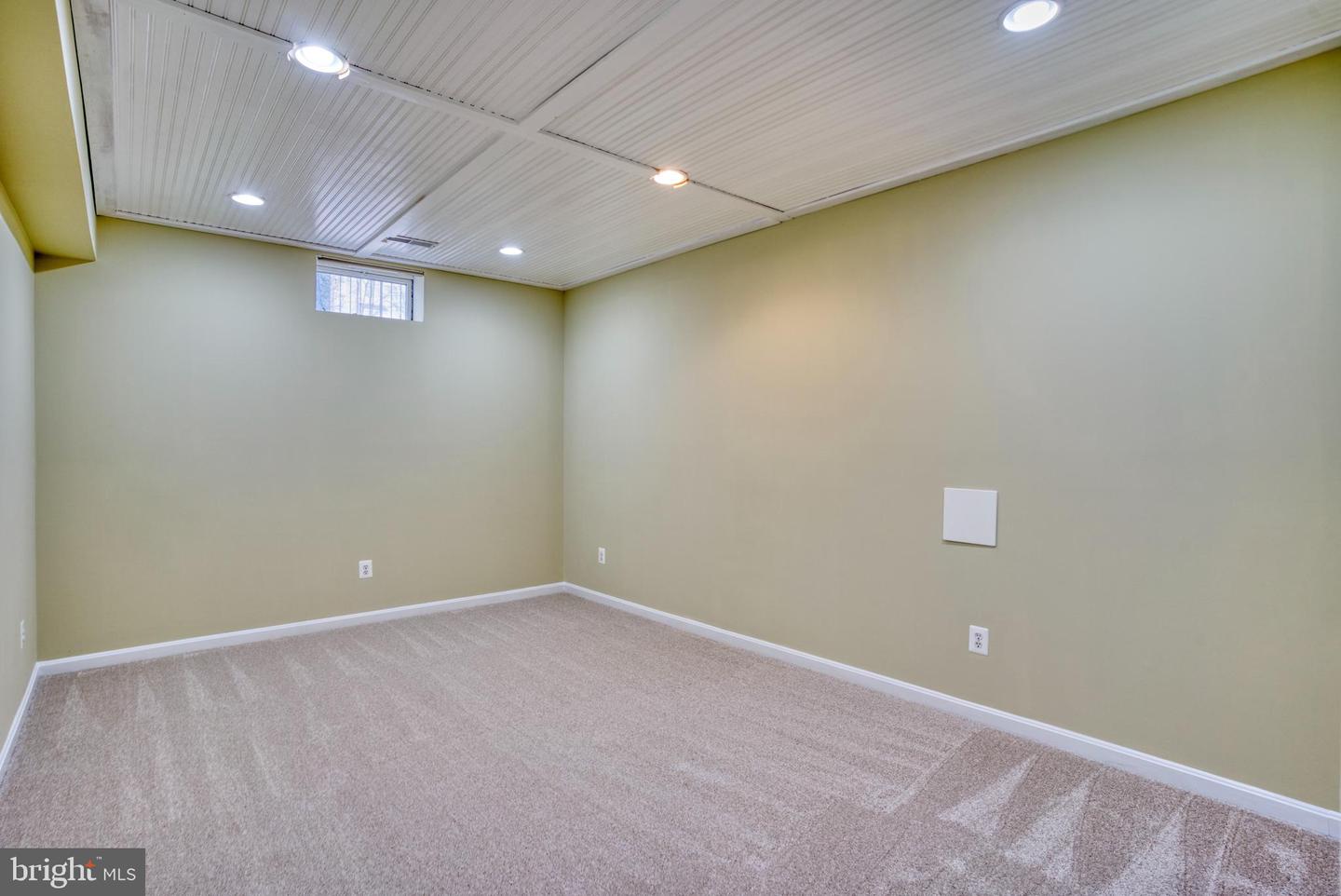 24786 Serpentine PLACE