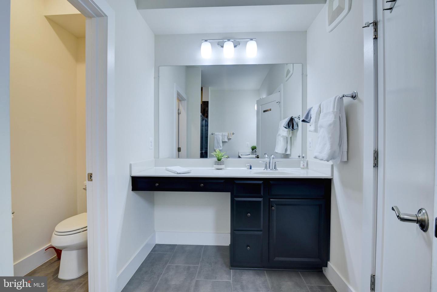44842 Tiverton SQUARE