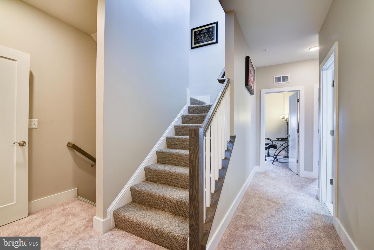 44842 Tiverton SQUARE