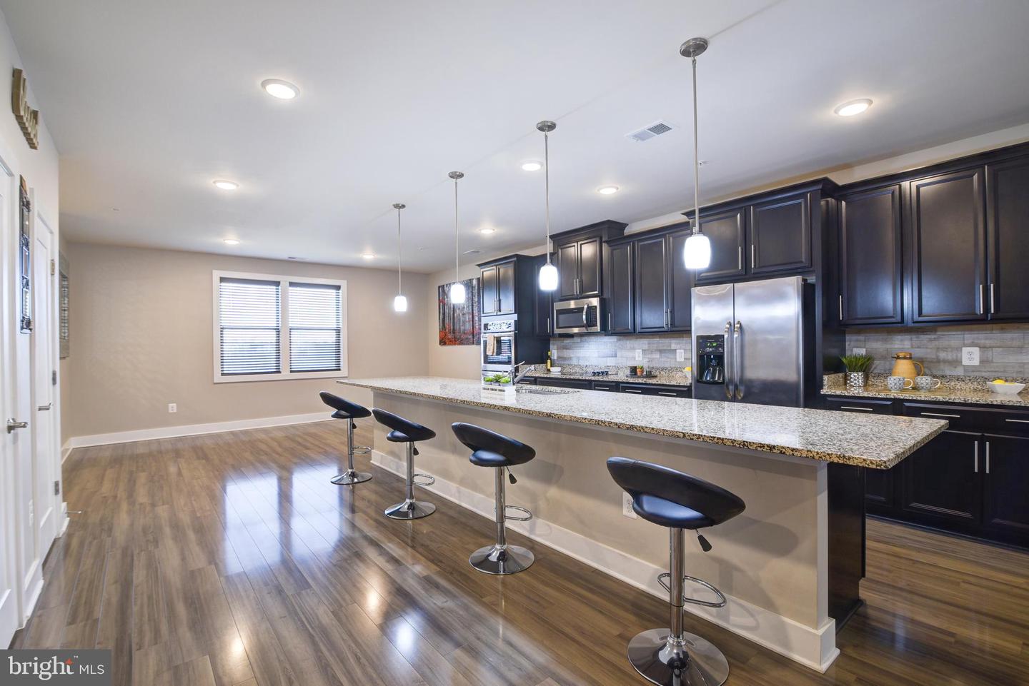 44842 Tiverton SQUARE
