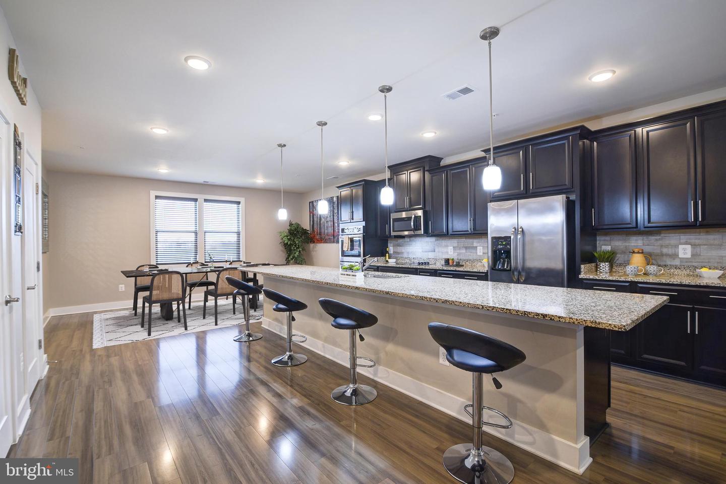 44842 Tiverton SQUARE