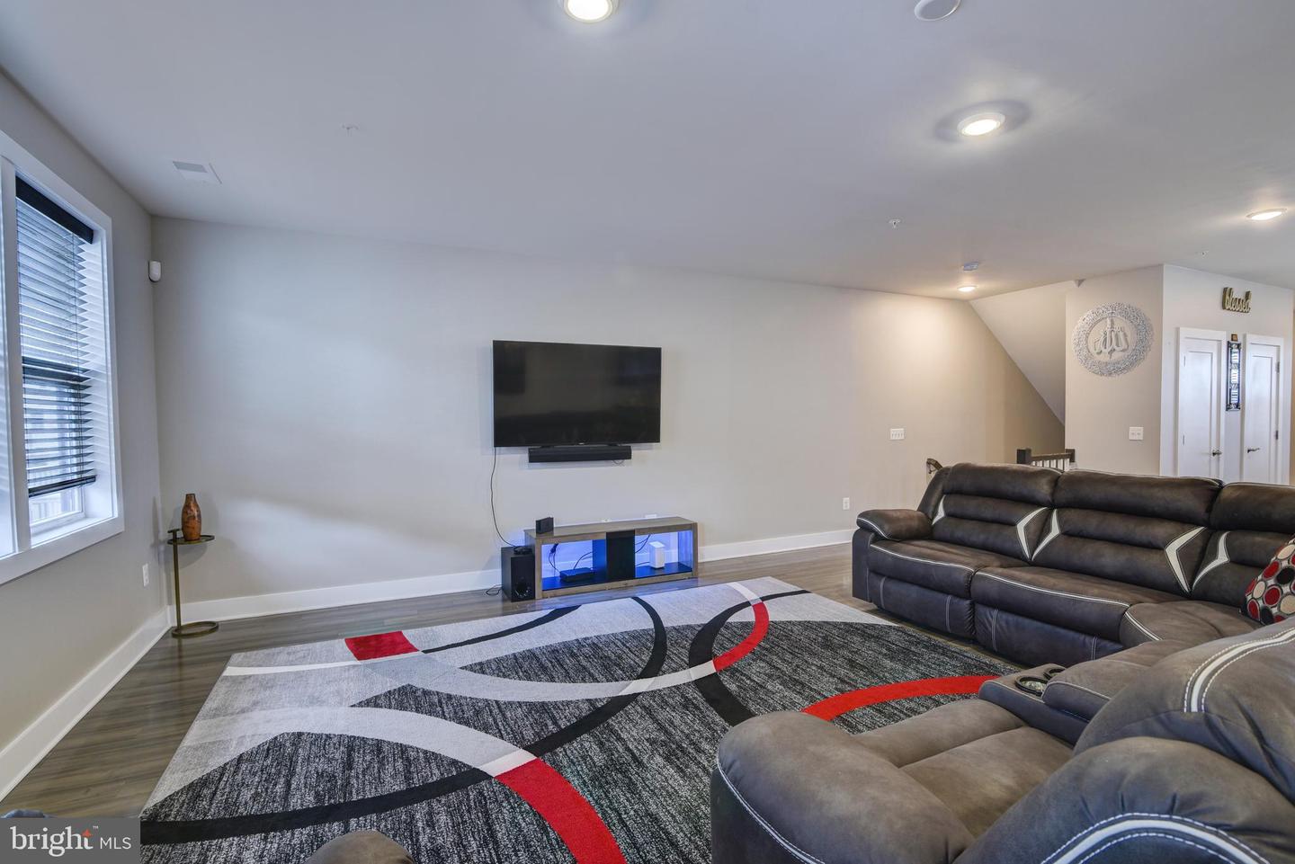 44842 Tiverton SQUARE