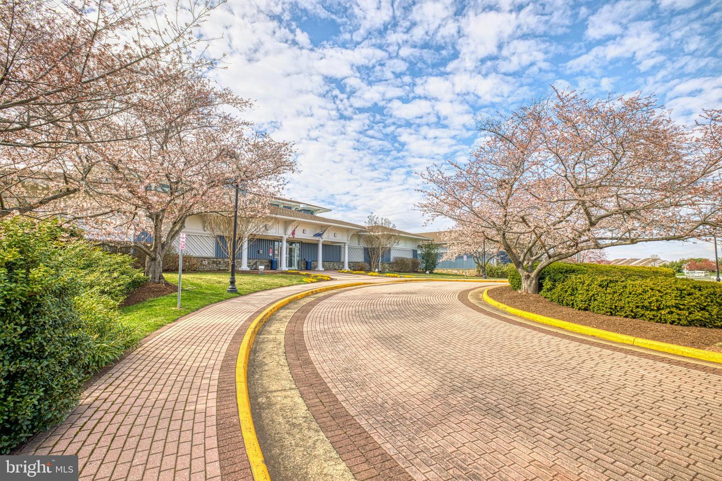 20578 Snowshoe SQUARE Unit: 102