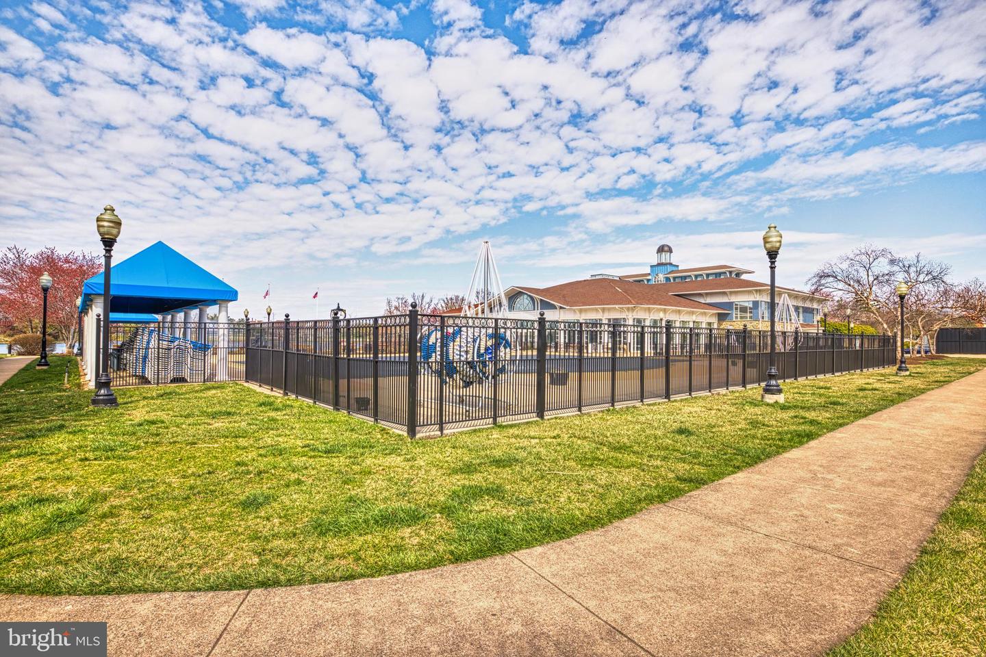 20578 Snowshoe SQUARE Unit: 102
