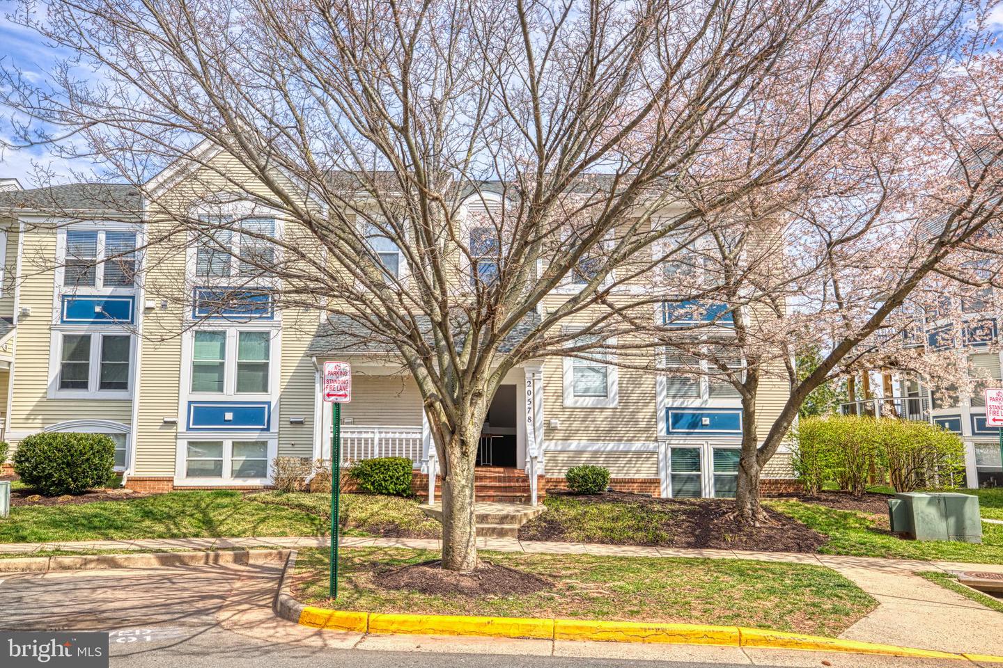 20578 Snowshoe SQUARE Unit: 102