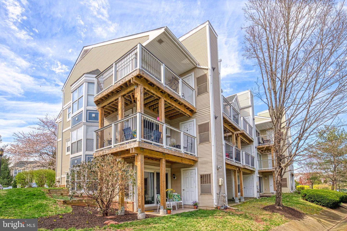 20578 Snowshoe SQUARE Unit: 102