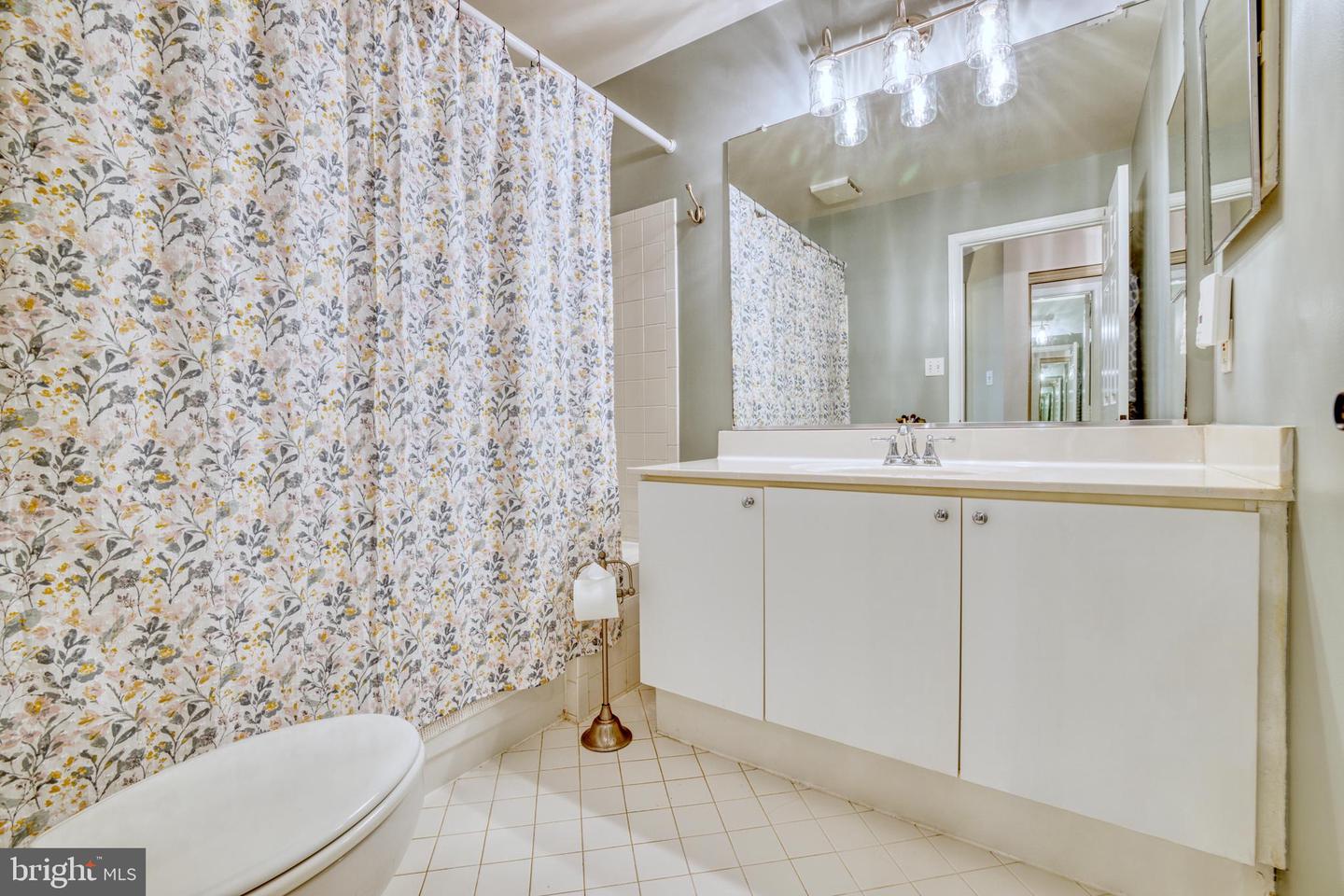20578 Snowshoe SQUARE Unit: 102