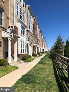 43427 Town Gate SQUARE