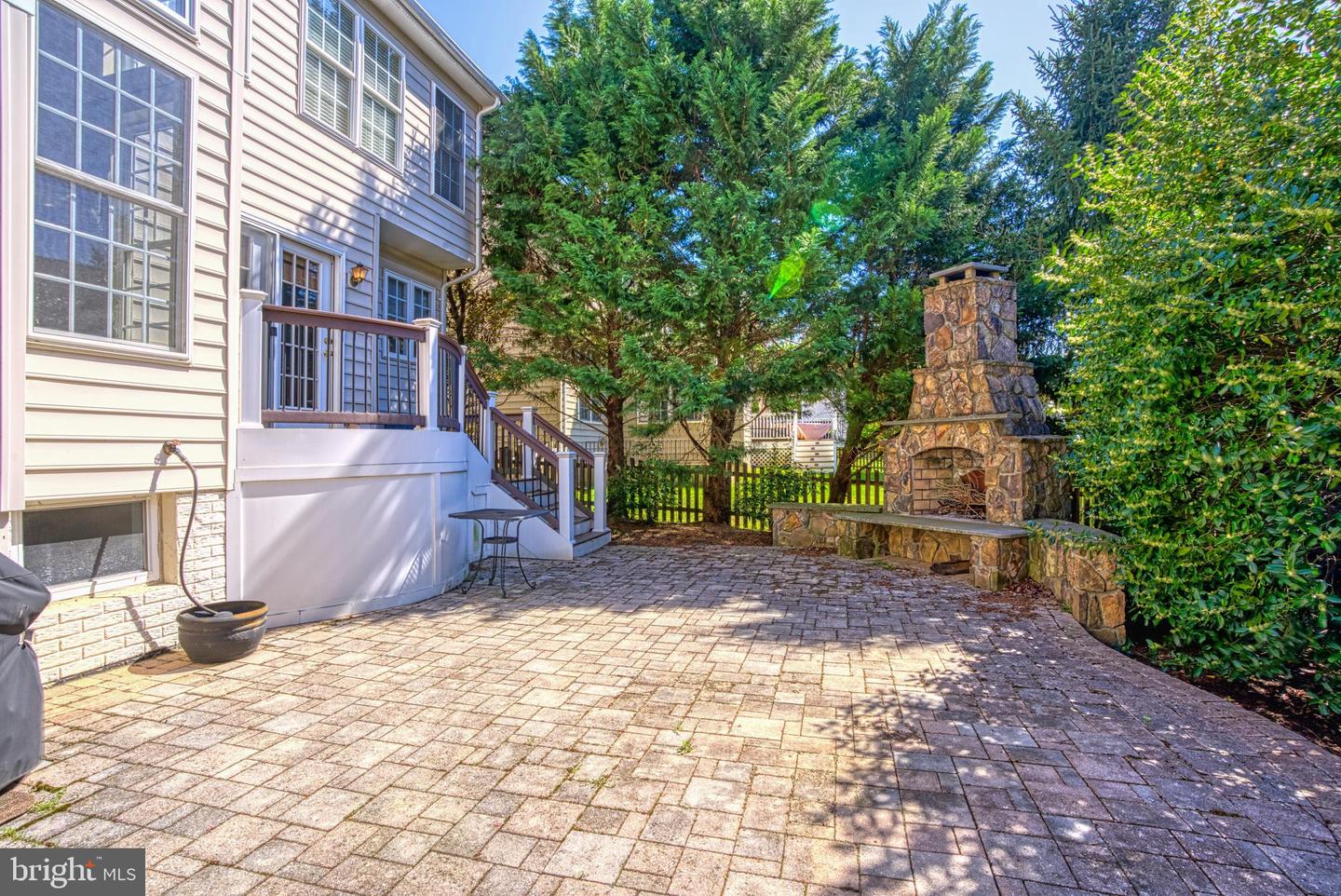 24765 Stone Pillar DRIVE