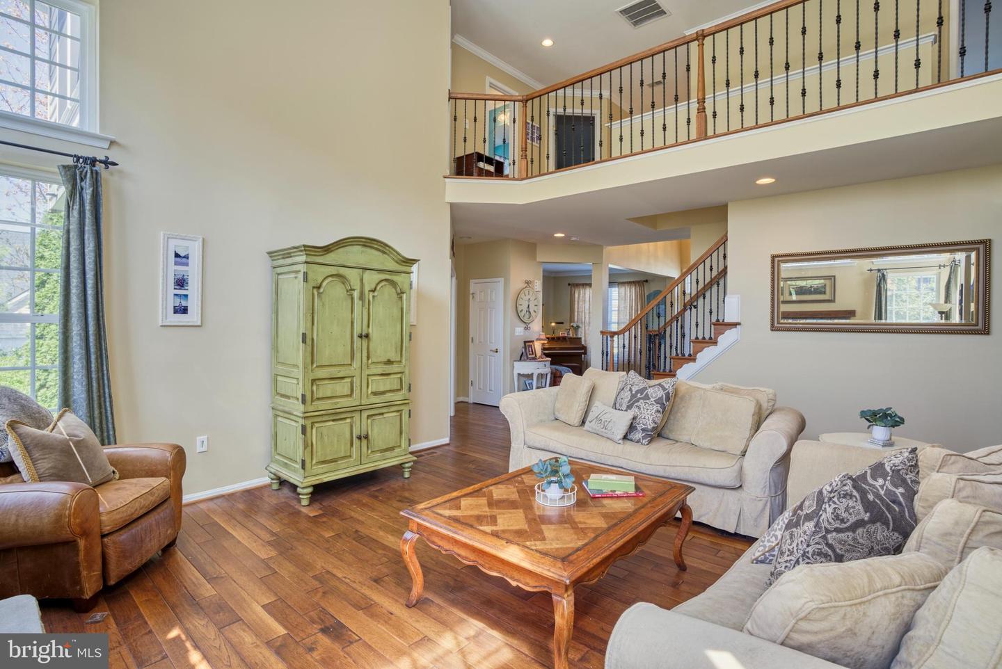 24765 Stone Pillar DRIVE