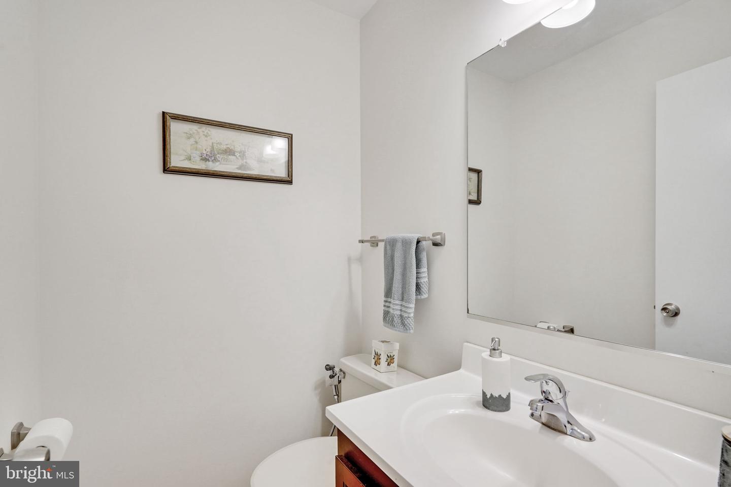 2 Newland COURT