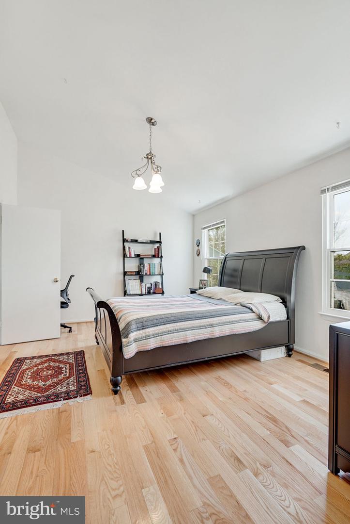 2 Newland COURT