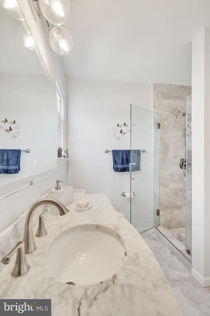 2 Newland COURT