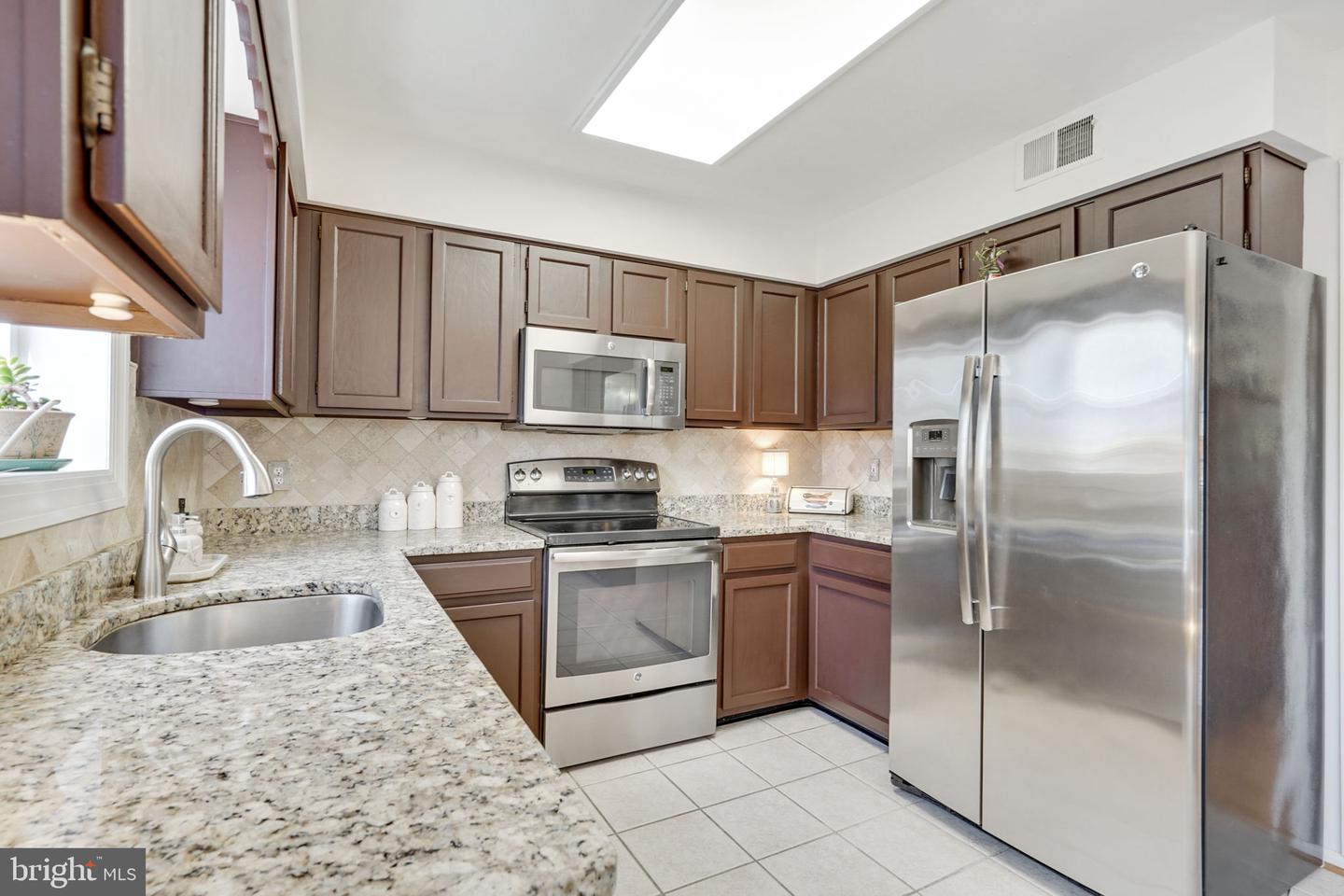 2 Newland COURT