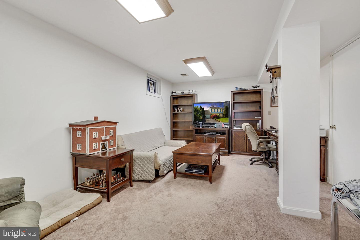 2 Newland COURT